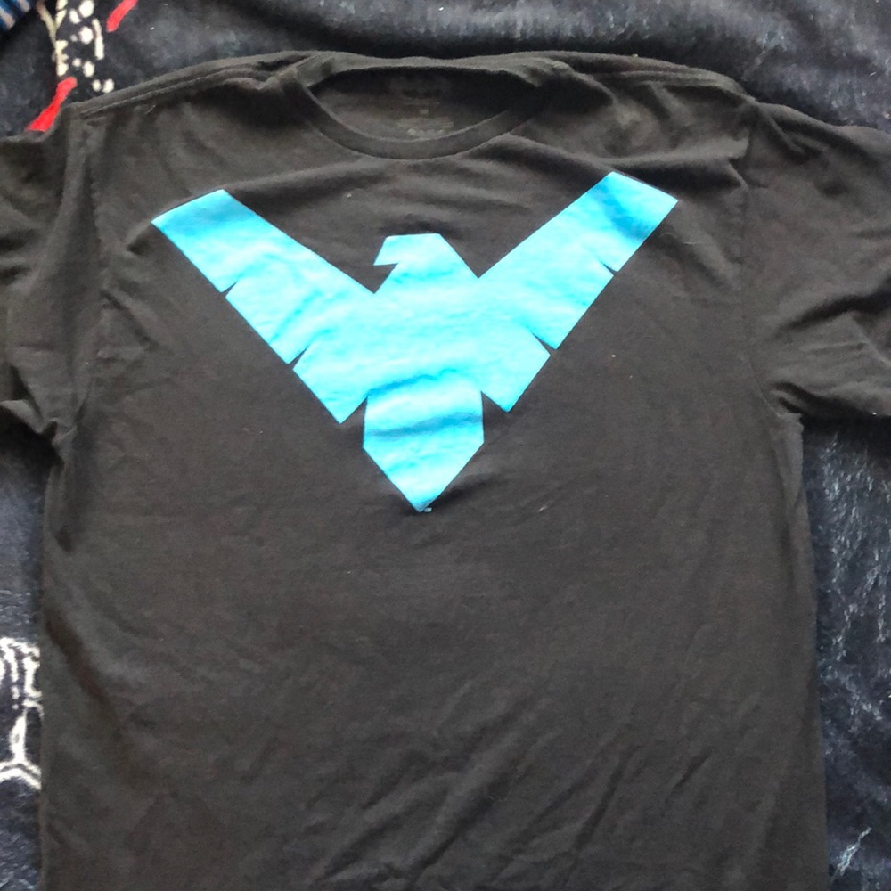 Black bird shirt